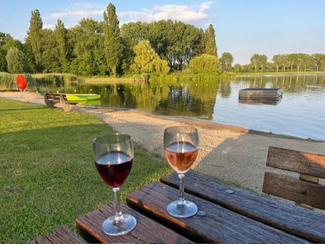 Maasparcje Ecolodge K2 Roermond Buitenkant foto